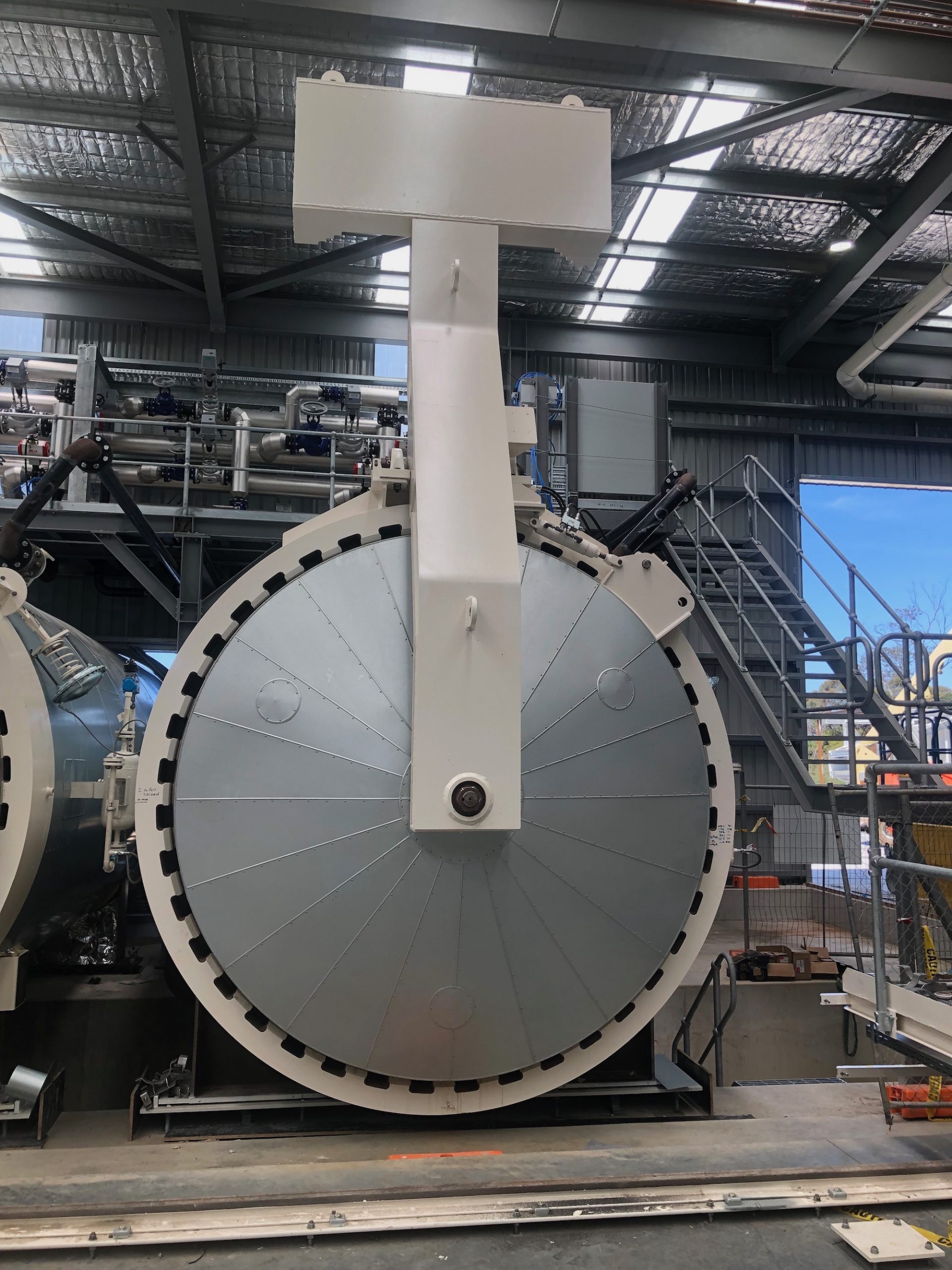 LA3691 - CSR, Autoclave - Installed, Close-up of closed door (2018-11-20)