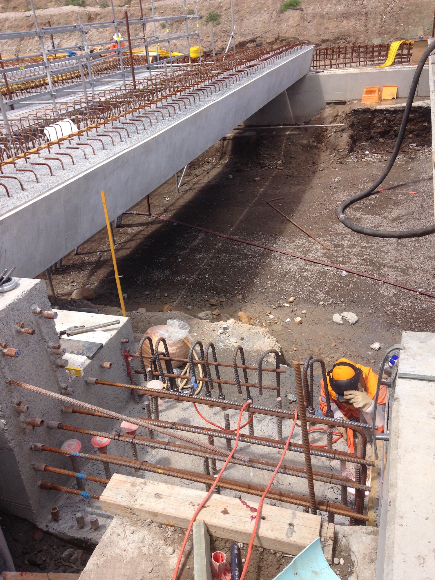 LA3766 - CPB, Kingsgrove - Site welding - 4, Welding rio bar